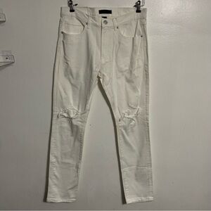 Forever 21 White Distressed Straight Jeans Size 31